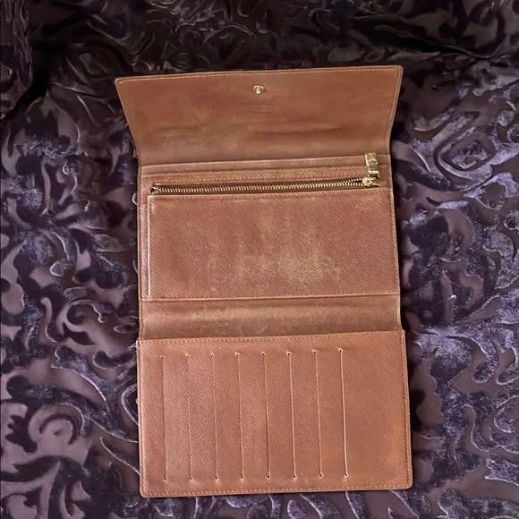 Authentic Louis Vuitton Monogram Clutch - Picture 4 of 9